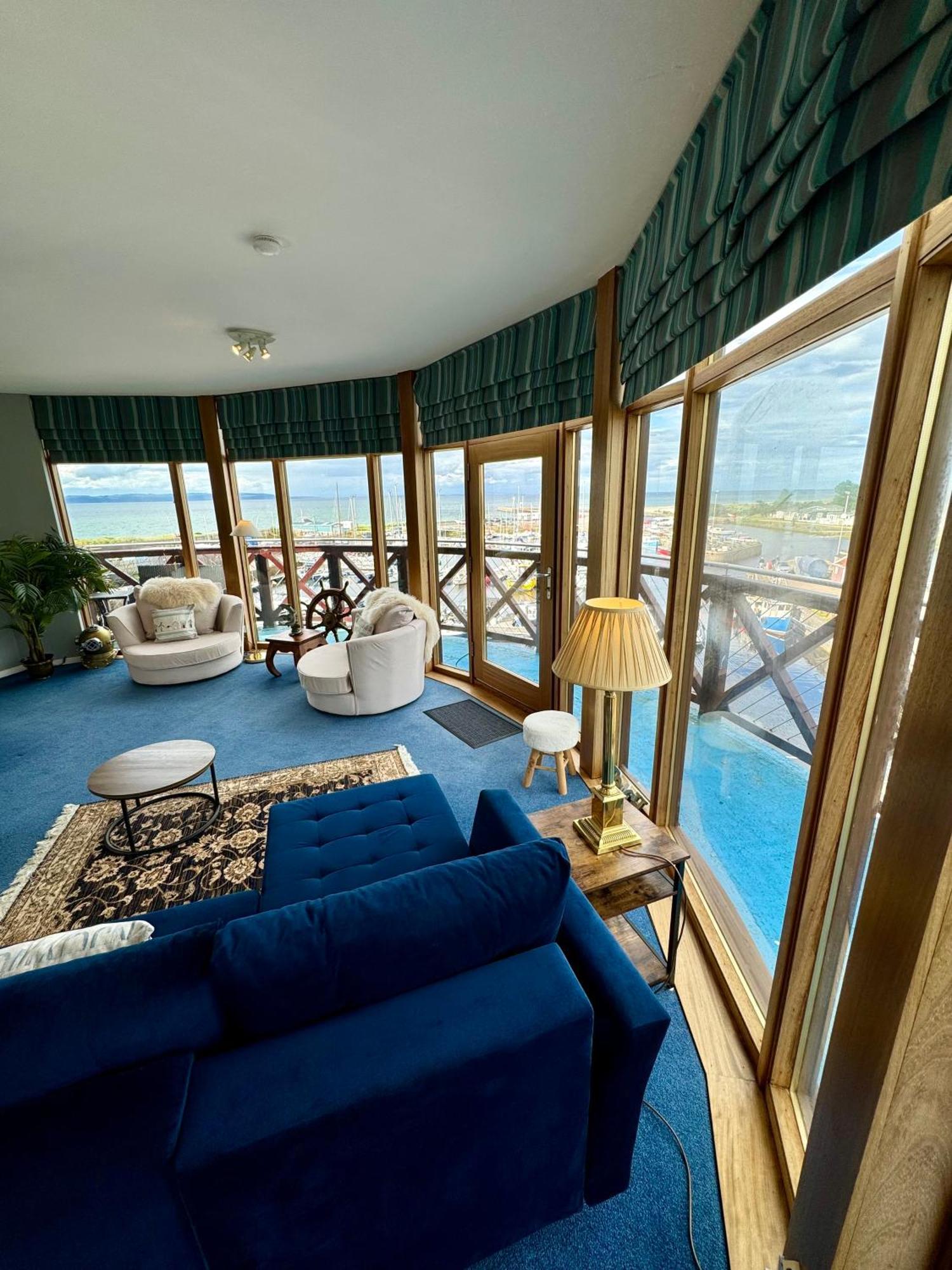 The Lighthouse Apartment *